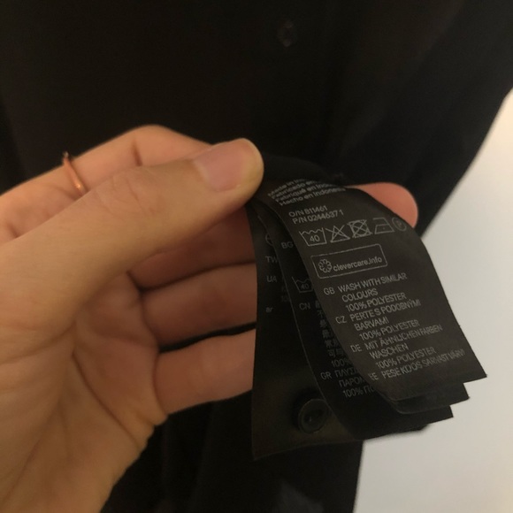 Sleeveless sheer button down - Picture 5 of 6